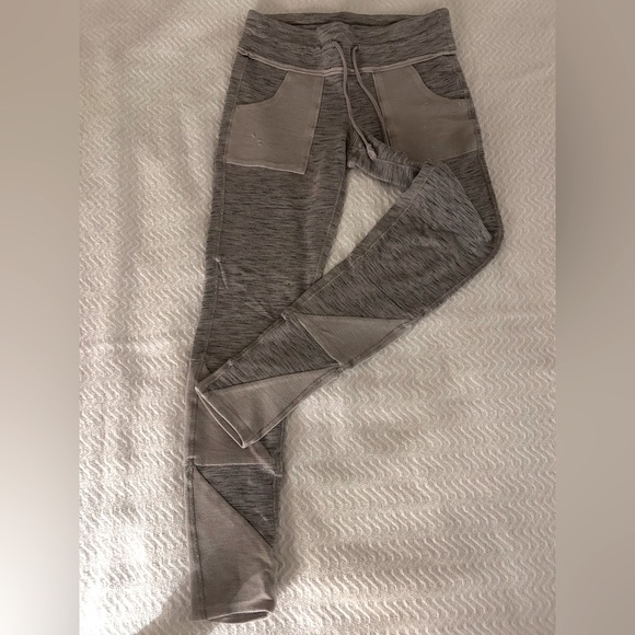 FP Movement gray stretchy joggers - Picture 1 of 2